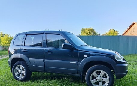Chevrolet Niva I рестайлинг, 2013 год, 590 000 рублей, 3 фотография