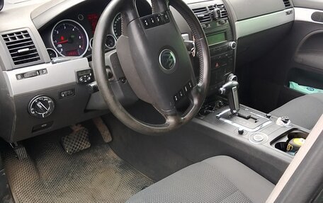 Volkswagen Touareg III, 2005 год, 835 000 рублей, 5 фотография