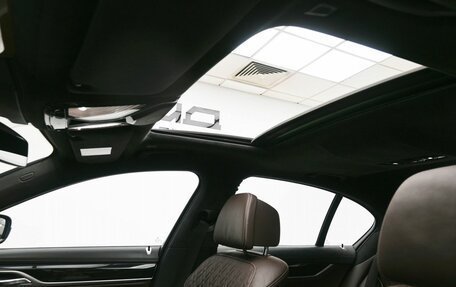 BMW 7 серия, 2017 год, 3 680 000 рублей, 12 фотография