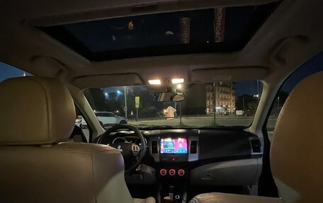 Mitsubishi Outlander III рестайлинг 3, 2008 год, 1 200 000 рублей, 11 фотография