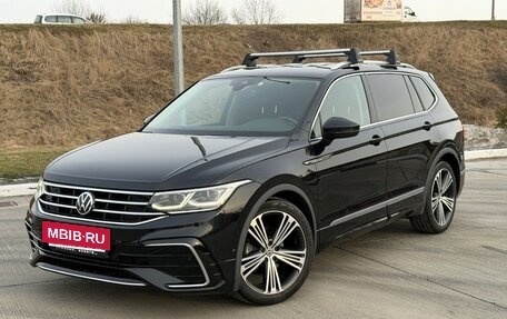 Volkswagen Tiguan II, 2022 год, 2 800 000 рублей, 3 фотография