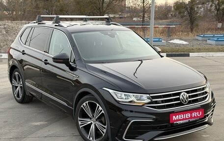 Volkswagen Tiguan II, 2022 год, 2 800 000 рублей, 4 фотография