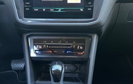 Volkswagen Tiguan II, 2022 год, 2 800 000 рублей, 21 фотография