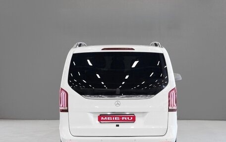 Mercedes-Benz V-Класс, 2019 год, 4 350 000 рублей, 2 фотография
