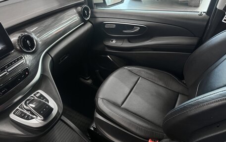 Mercedes-Benz V-Класс, 2019 год, 4 350 000 рублей, 27 фотография