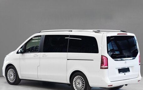 Mercedes-Benz V-Класс, 2019 год, 4 350 000 рублей, 34 фотография