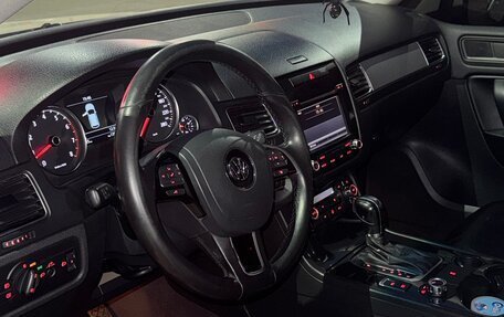 Volkswagen Touareg III, 2011 год, 2 200 000 рублей, 24 фотография