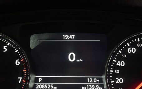 Volkswagen Touareg III, 2011 год, 2 200 000 рублей, 27 фотография