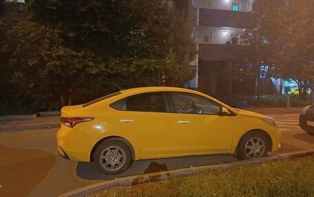 Hyundai Solaris II рестайлинг, 2019 год, 860 000 рублей, 4 фотография