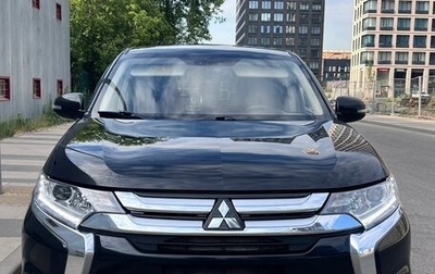 Mitsubishi Outlander III рестайлинг 3, 2018 год, 1 970 000 рублей, 1 фотография