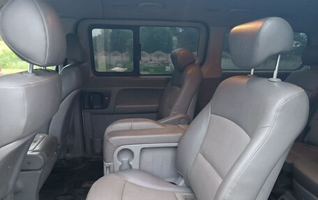 Hyundai Grand Starex Grand Starex I рестайлинг 2, 2009 год, 1 200 000 рублей, 19 фотография