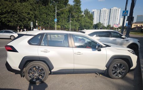 Toyota RAV4, 2023 год, 3 650 000 рублей, 3 фотография