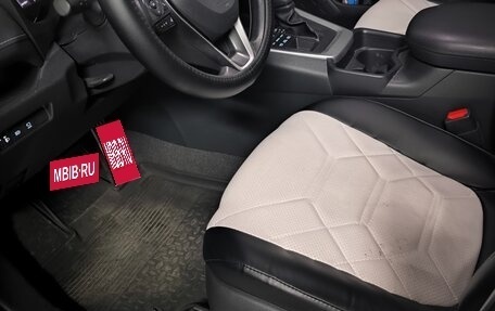 Toyota RAV4, 2023 год, 3 650 000 рублей, 6 фотография