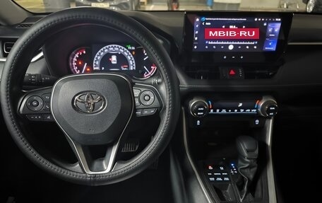 Toyota RAV4, 2023 год, 3 650 000 рублей, 5 фотография