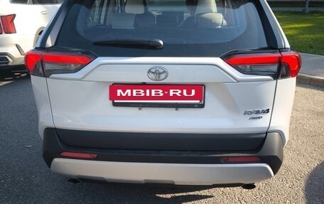 Toyota RAV4, 2023 год, 3 650 000 рублей, 4 фотография