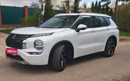 Mitsubishi Outlander, 2023 год, 4 780 000 рублей, 1 фотография