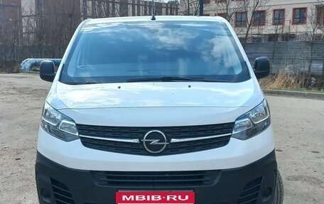 Opel Vivaro, 2022 год, 2 500 000 рублей, 1 фотография