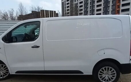 Opel Vivaro, 2022 год, 2 500 000 рублей, 4 фотография