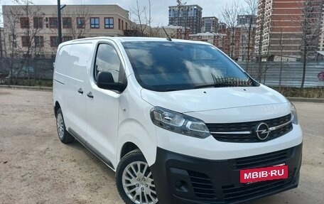 Opel Vivaro, 2022 год, 2 500 000 рублей, 3 фотография