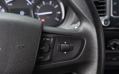 Opel Vivaro, 2022 год, 2 500 000 рублей, 19 фотография