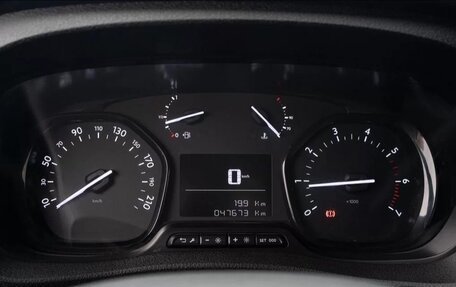 Opel Vivaro, 2022 год, 2 500 000 рублей, 18 фотография