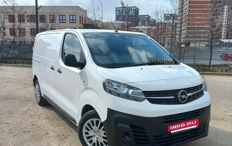 Opel Vivaro, 2022 год, 2 500 000 рублей, 10 фотография