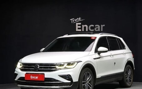 Volkswagen Tiguan II, 2022 год, 3 058 000 рублей, 1 фотография