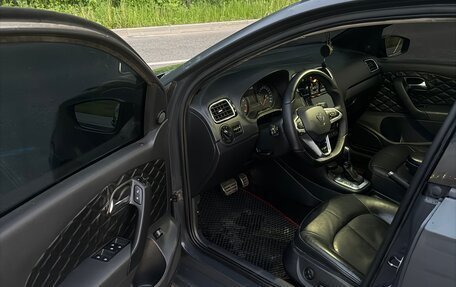 Volkswagen Polo VI (EU Market), 2018 год, 810 000 рублей, 5 фотография