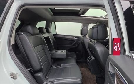 Volkswagen Tiguan II, 2023 год, 3 211 000 рублей, 8 фотография