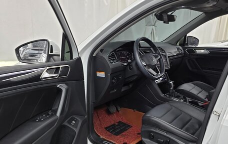 Volkswagen Tiguan II, 2022 год, 3 058 000 рублей, 5 фотография