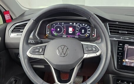 Volkswagen Tiguan II, 2022 год, 3 058 000 рублей, 9 фотография