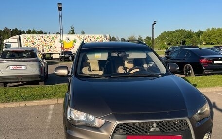 Mitsubishi Outlander III рестайлинг 3, 2012 год, 1 300 000 рублей, 2 фотография