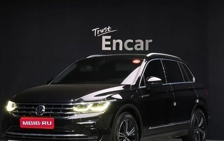 Volkswagen Tiguan II, 2022 год, 2 560 000 рублей, 1 фотография