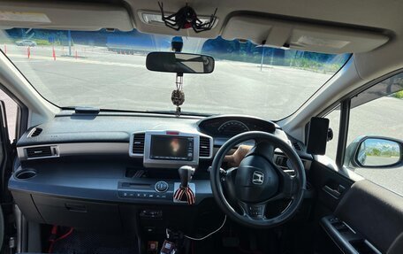 Honda Freed I, 2010 год, 950 000 рублей, 14 фотография