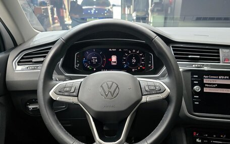 Volkswagen Tiguan II, 2022 год, 2 802 000 рублей, 10 фотография