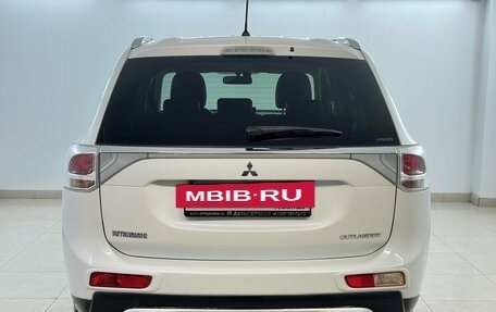 Mitsubishi Outlander III рестайлинг 3, 2014 год, 1 350 000 рублей, 3 фотография