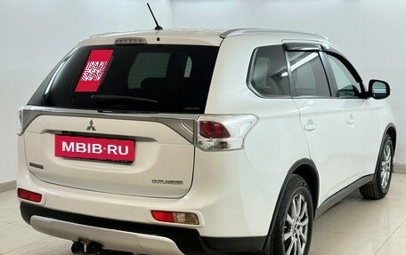 Mitsubishi Outlander III рестайлинг 3, 2014 год, 1 350 000 рублей, 4 фотография