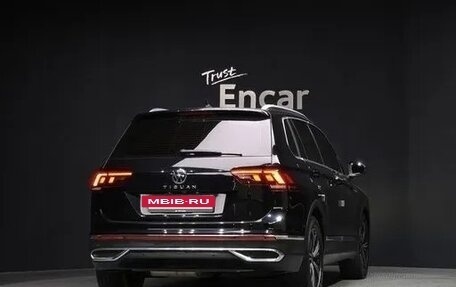 Volkswagen Tiguan II, 2022 год, 2 560 000 рублей, 4 фотография