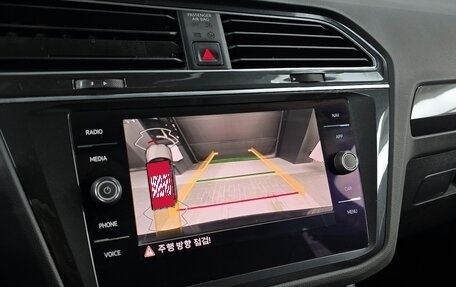 Volkswagen Tiguan II, 2022 год, 2 560 000 рублей, 10 фотография