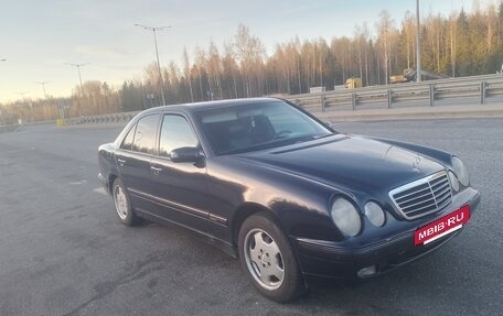 Mercedes-Benz E-Класс, 2000 год, 300 000 рублей, 2 фотография