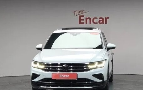 Volkswagen Tiguan II, 2024 год, 3 462 000 рублей, 2 фотография