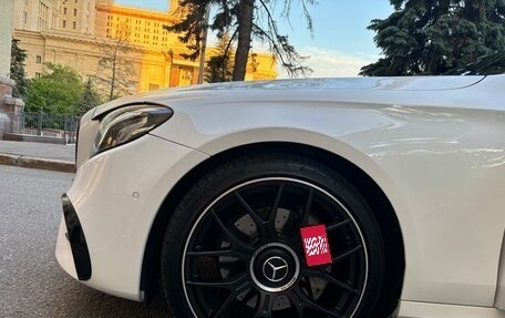 Mercedes-Benz E-Класс, 2016 год, 3 050 000 рублей, 29 фотография