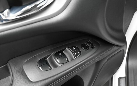 Nissan Pathfinder, 2015 год, 2 195 000 рублей, 32 фотография