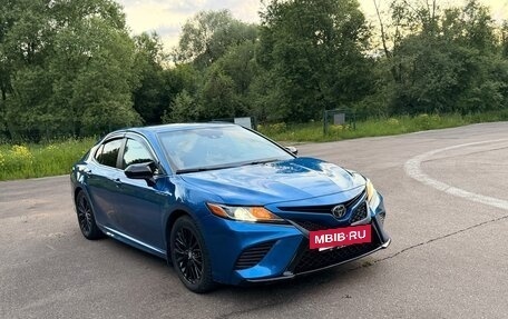 Toyota Camry, 2017 год, 1 800 000 рублей, 6 фотография
