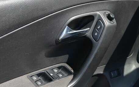 Volkswagen Polo VI (EU Market), 2011 год, 569 888 рублей, 12 фотография