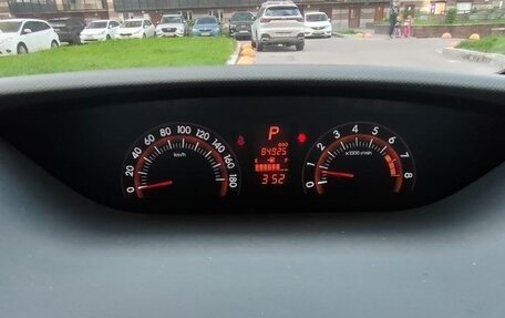 Toyota Ractis I, 2010 год, 750 000 рублей, 9 фотография