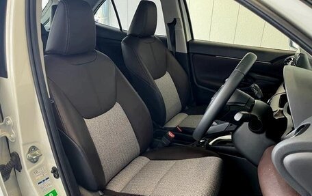 Toyota Yaris Cross, 2022 год, 1 345 000 рублей, 7 фотография