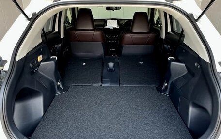 Toyota Yaris Cross, 2022 год, 1 345 000 рублей, 22 фотография
