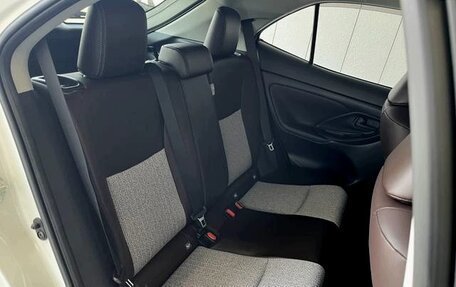 Toyota Yaris Cross, 2022 год, 1 345 000 рублей, 19 фотография