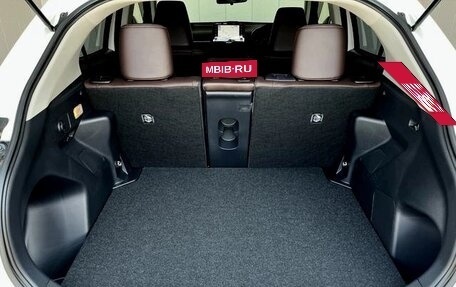 Toyota Yaris Cross, 2022 год, 1 345 000 рублей, 21 фотография
